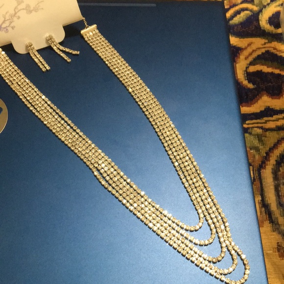 Rhinestone Necklace Set - Picture 3 of 5